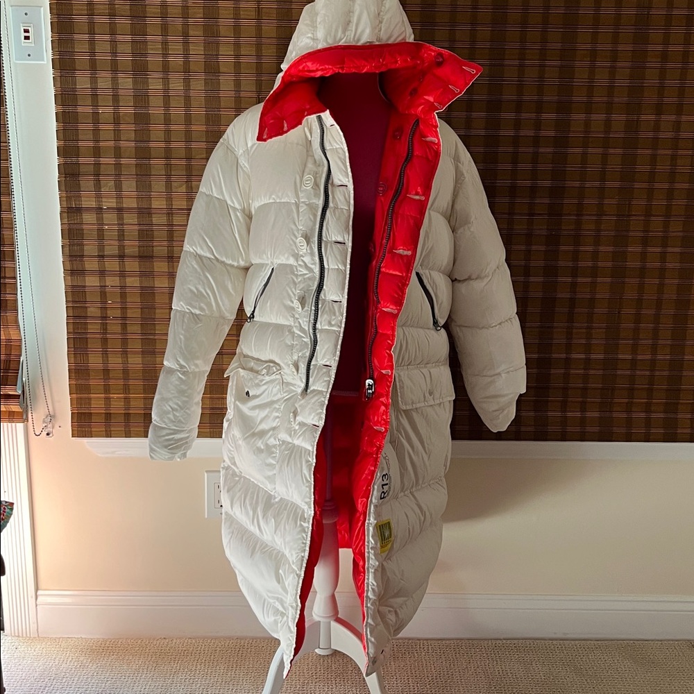 R13 Reversible Red and White long Puffer Anorak Jacket. - Picture 5 of 15